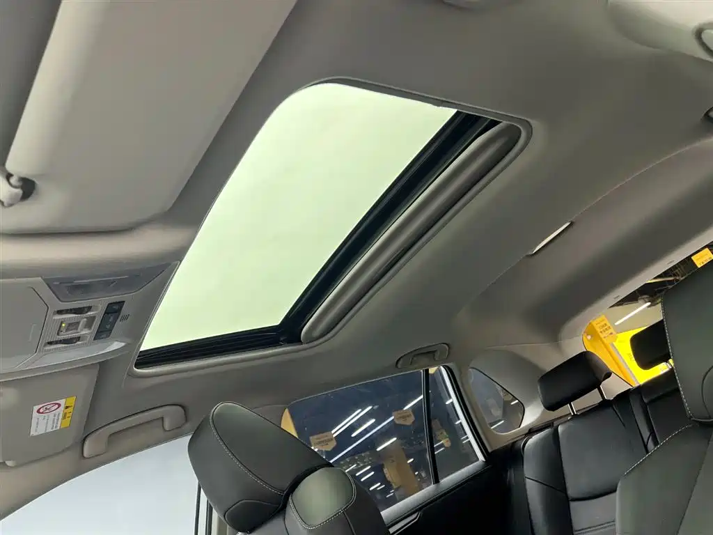 Toyota RAV4 Rongfang 2022 2.0L CVT 4WD Trend Plus Edition фото 16