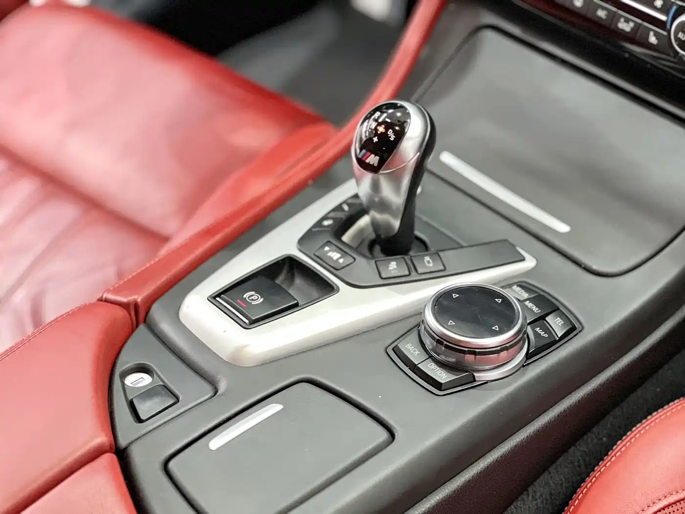 BMW M5 2014 M5 Year of the Horse Limited Edition фото 15