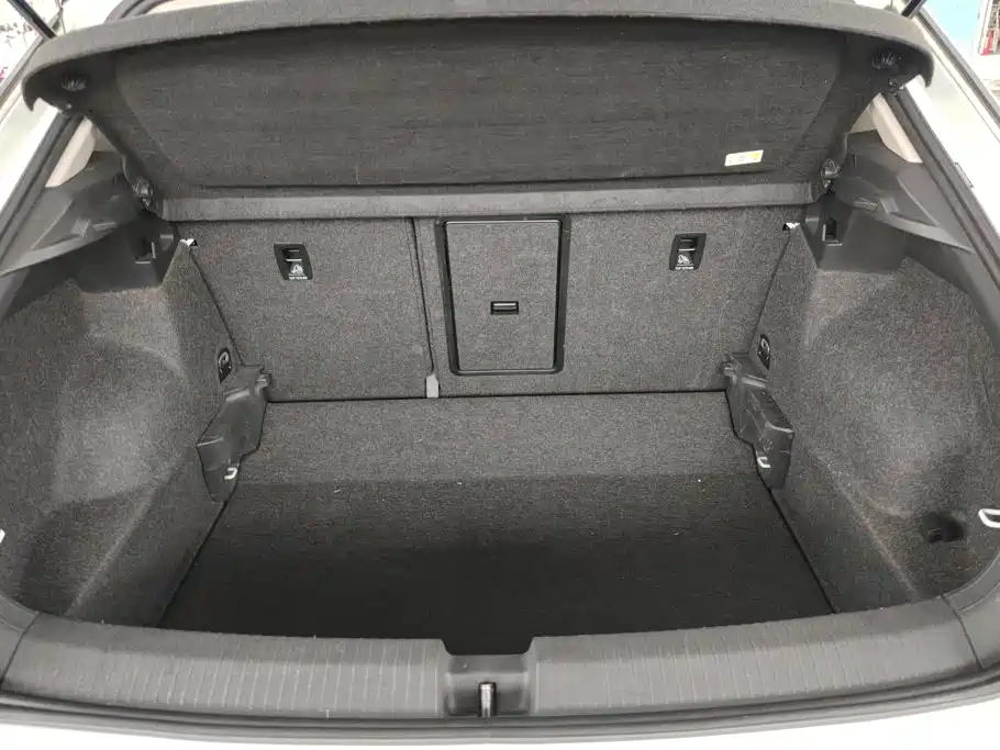 Фото 4 - Volkswagen T-ROC