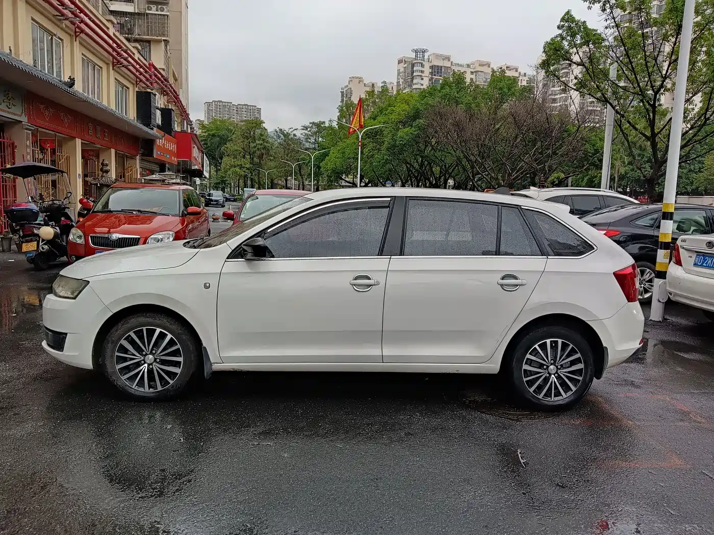 Škoda Skoda Rapid Spaceback 2014 1.6L Automatic乐享版 фото 7