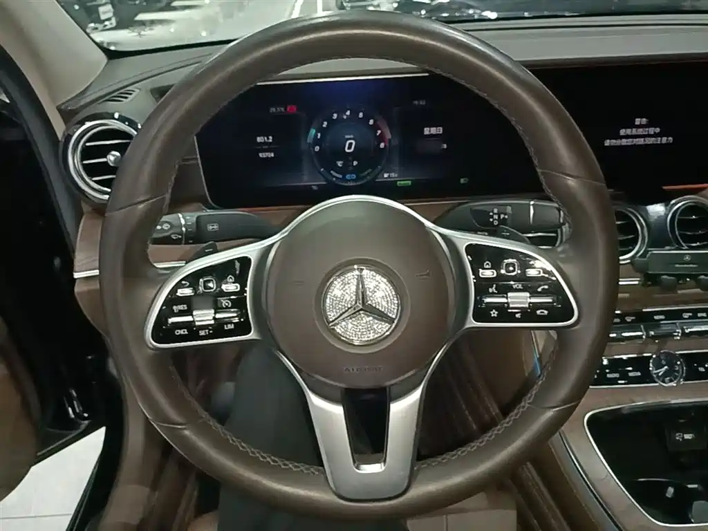 Mercedes-Benz E-Class 2020 E 260 L фото 11