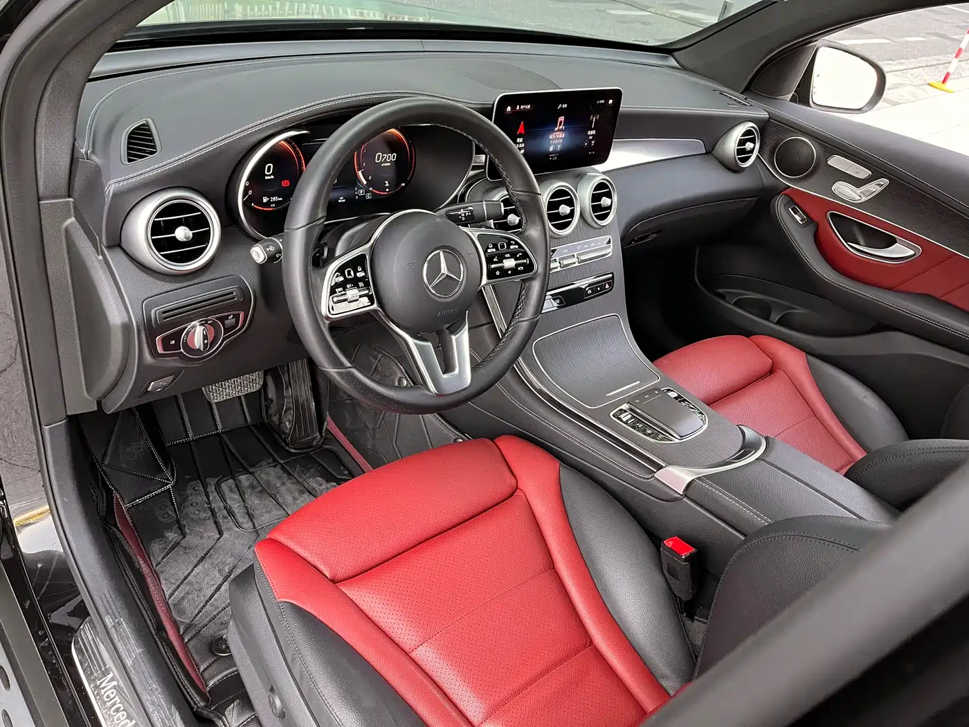 Mercedes-Benz GLC Coupe 2021 GLC 300 4MATIC Coupe SUV фото 12
