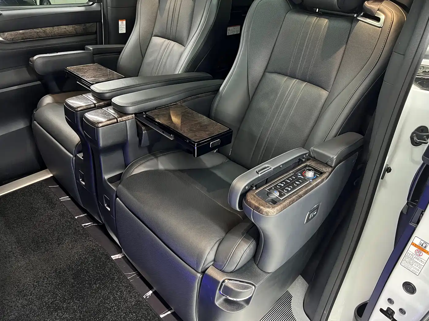 Toyota Alphard 2018 Facelift 3.5L Premium Edition фото 12