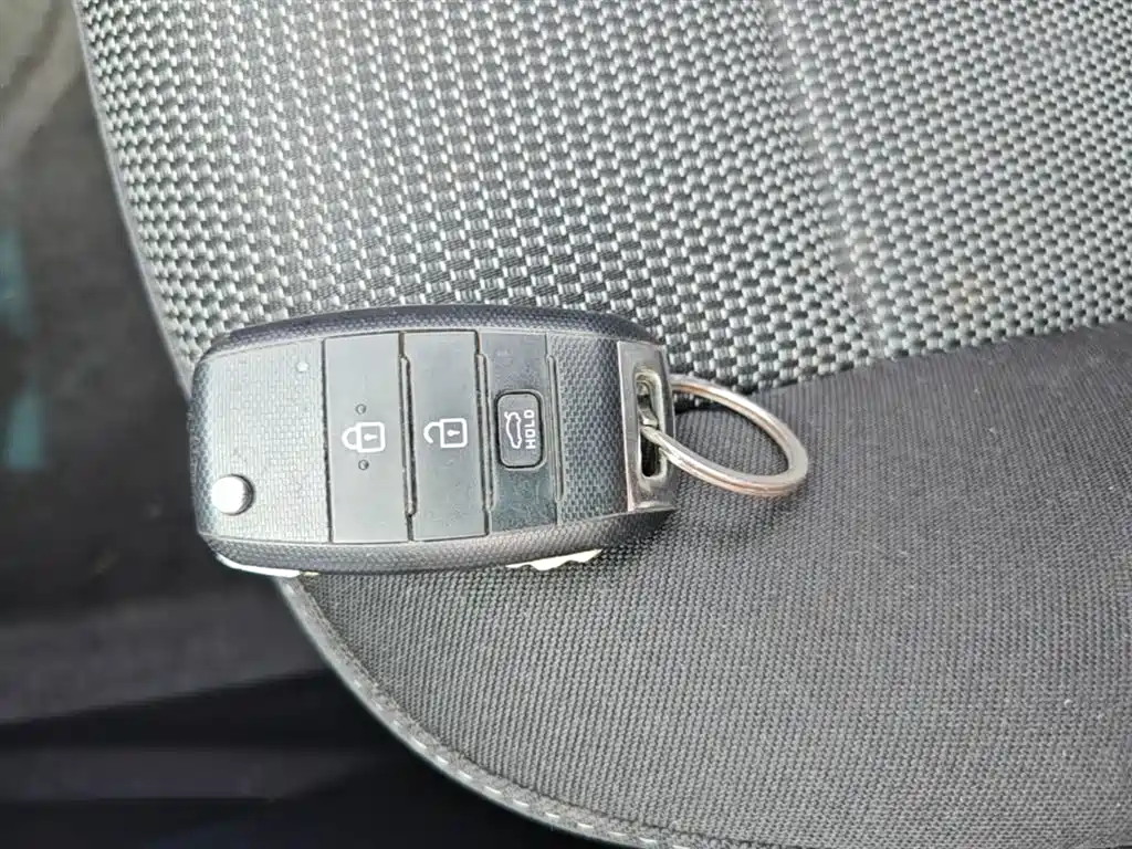 Kia K3 2017 1.6L Automatic 15th Anniversary Special GLS фото 9