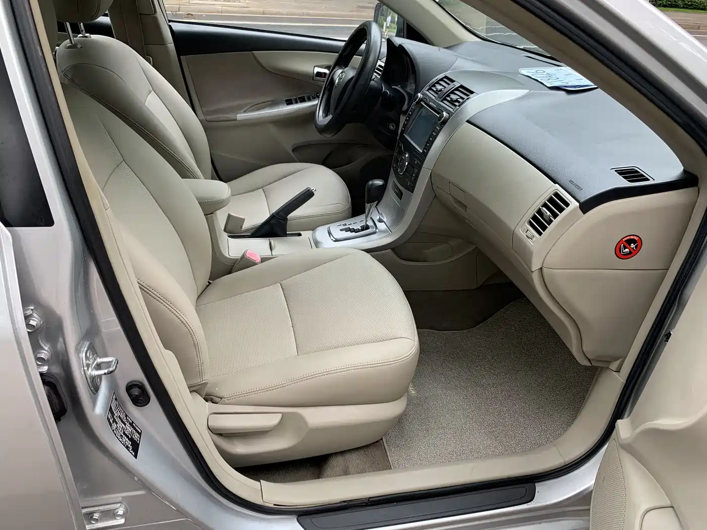 Toyota Corolla 2011 Model 1.8L CVT GLX-i фото 10