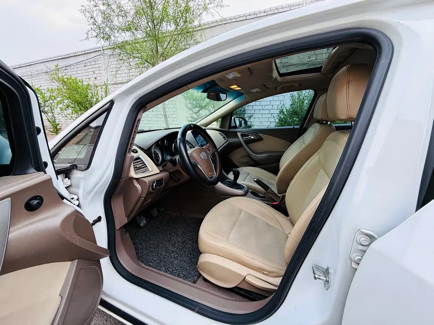 Buick Excelle 2013 Model GT 1.6L Manual Progressive фото 7
