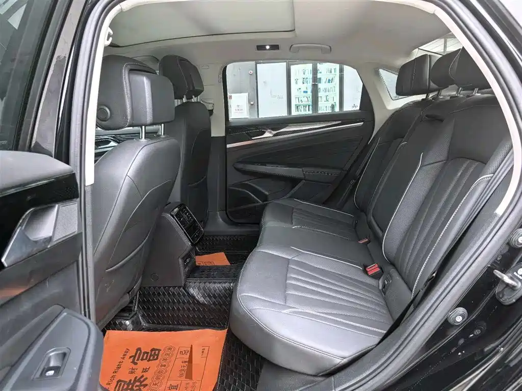 Volkswagen Passat 2024 330TSI Starlight Elite Edition фото 6