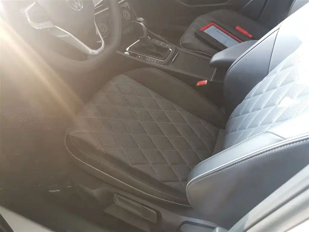 Volkswagen Sagitar 2023 300TSI DSG Surpassing Edition фото 11