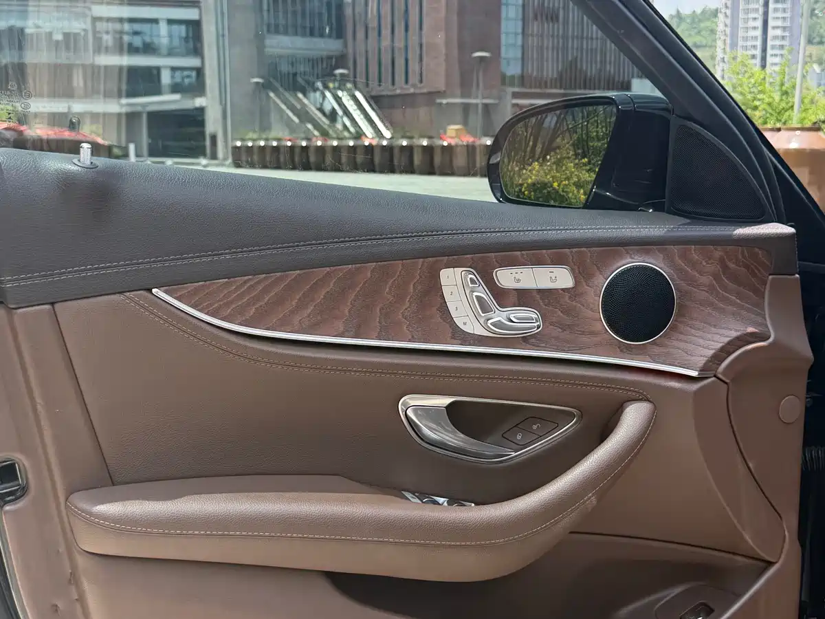 Mercedes-Benz E-Class 2021 E 300 L Fashion фото 11