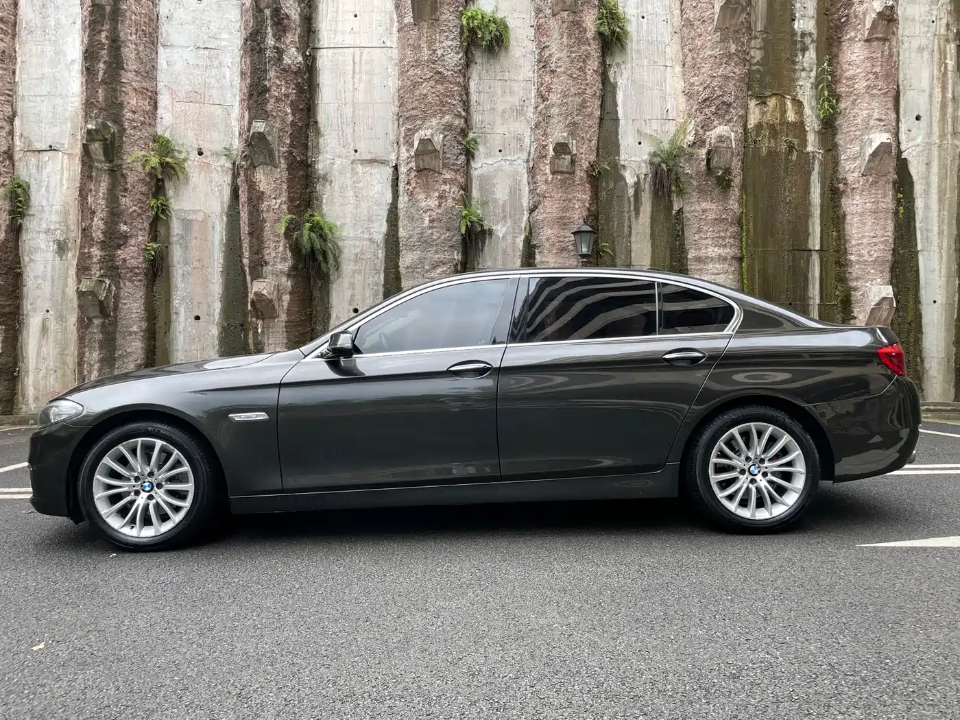 BMW 5 Series 2014 525Li Luxury Design Package фото 4