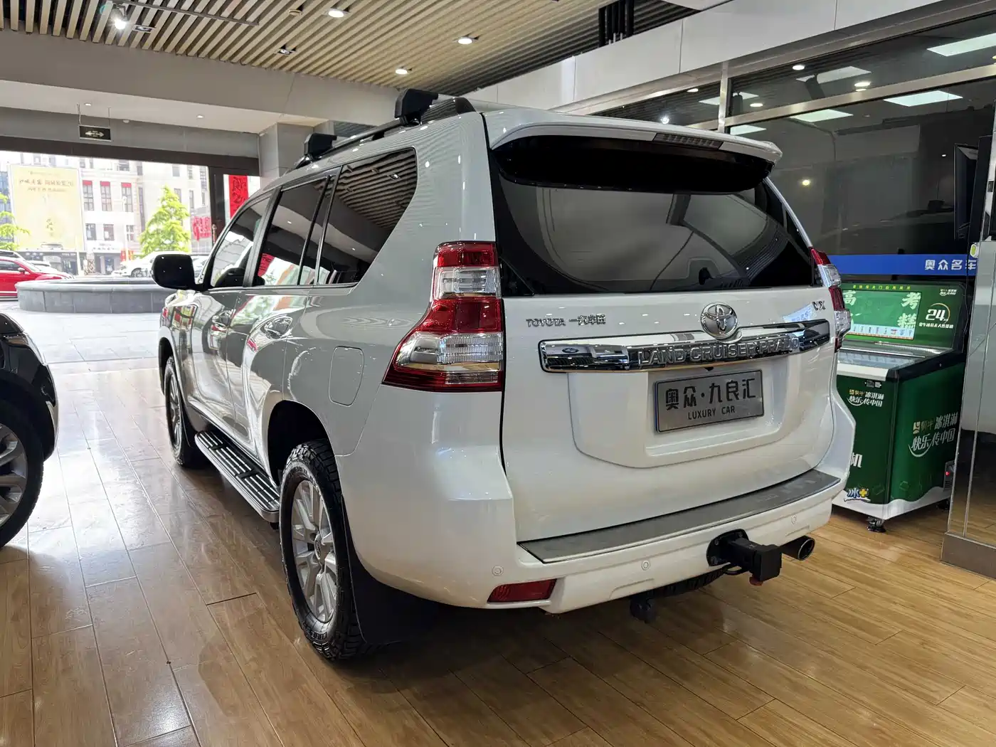 Toyota Prado 2016 3.5L Auto VX NAVI фото 17