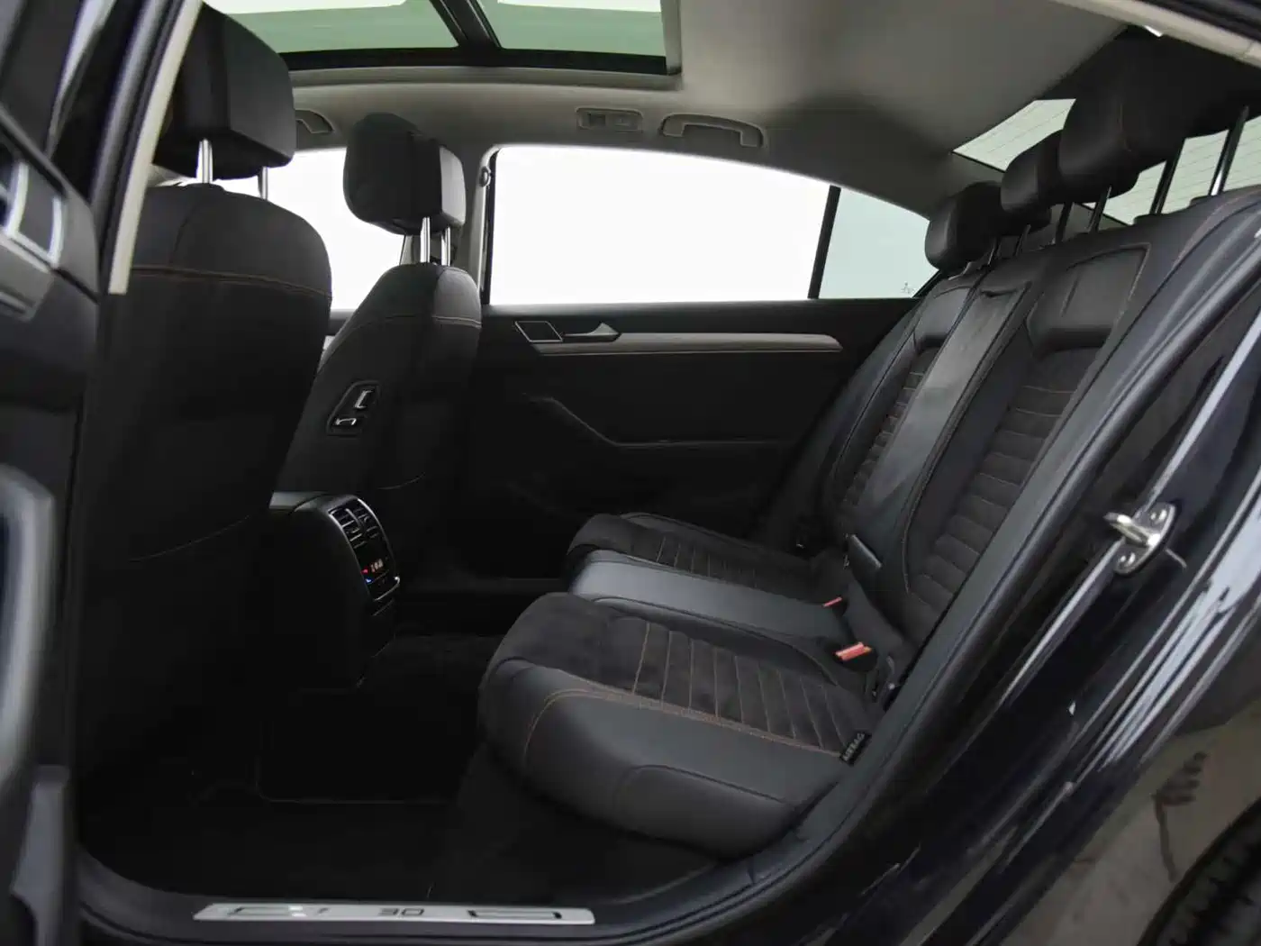 Volkswagen Magotan 2021 330TSI DSG 30th Anniversary Edition фото 7