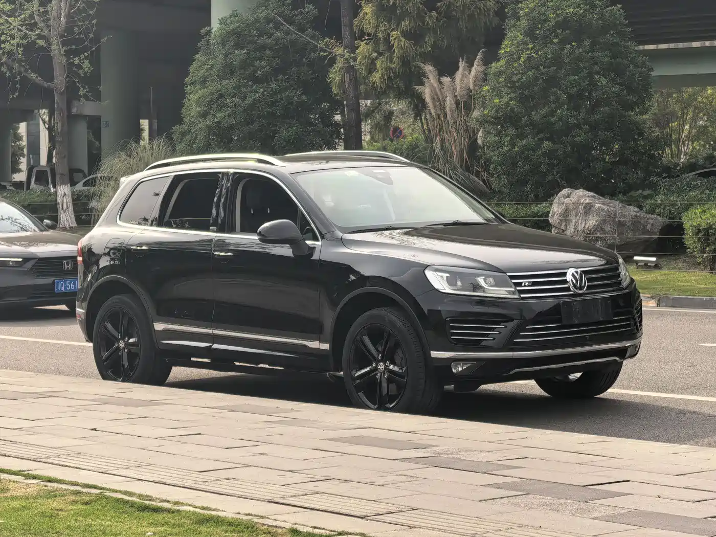 Volkswagen Touareg 2017 3.0TSI Executive Edition фото 3