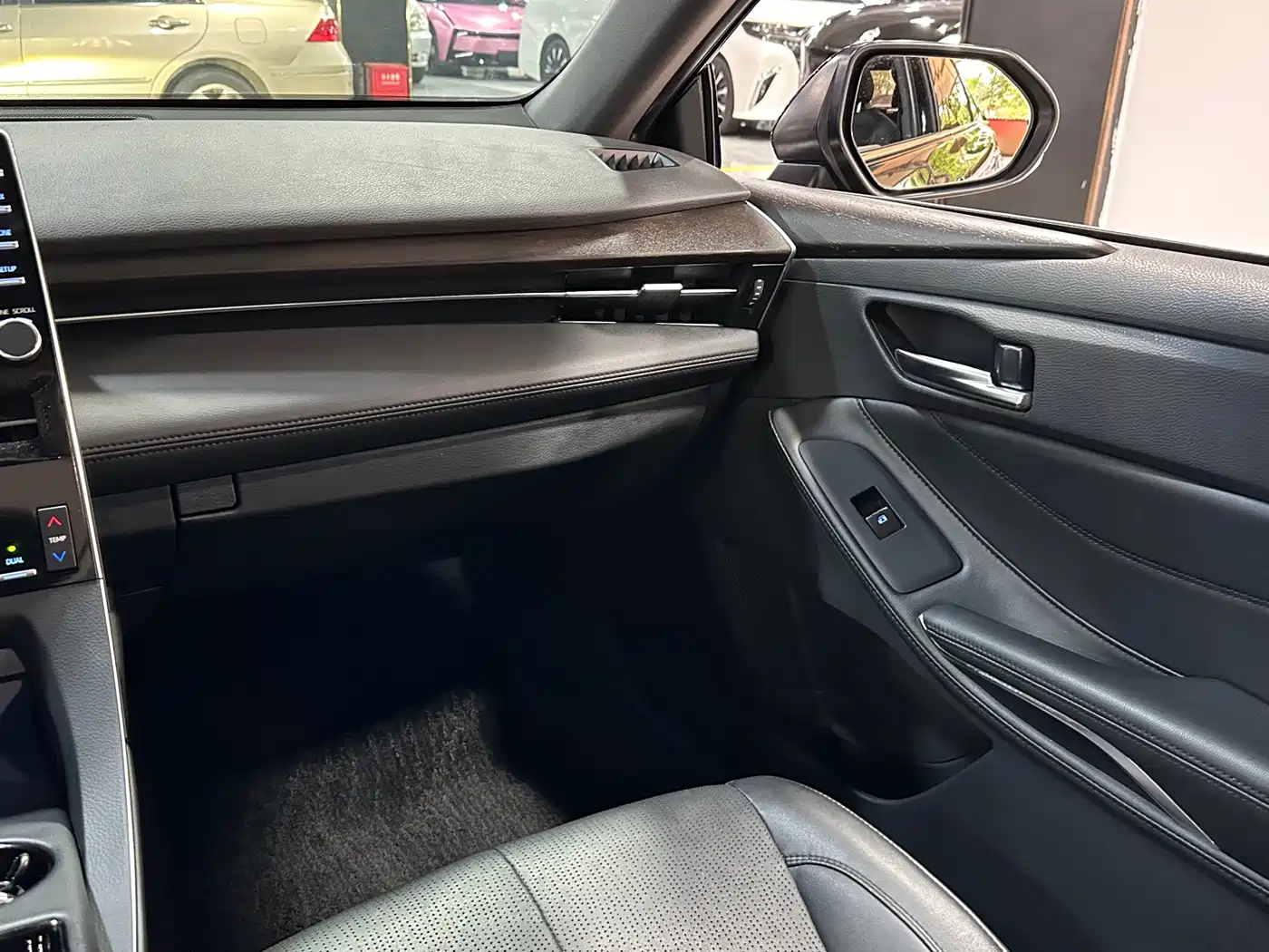 Toyota Avalon 2021 2.5L Luxury Edition фото 11