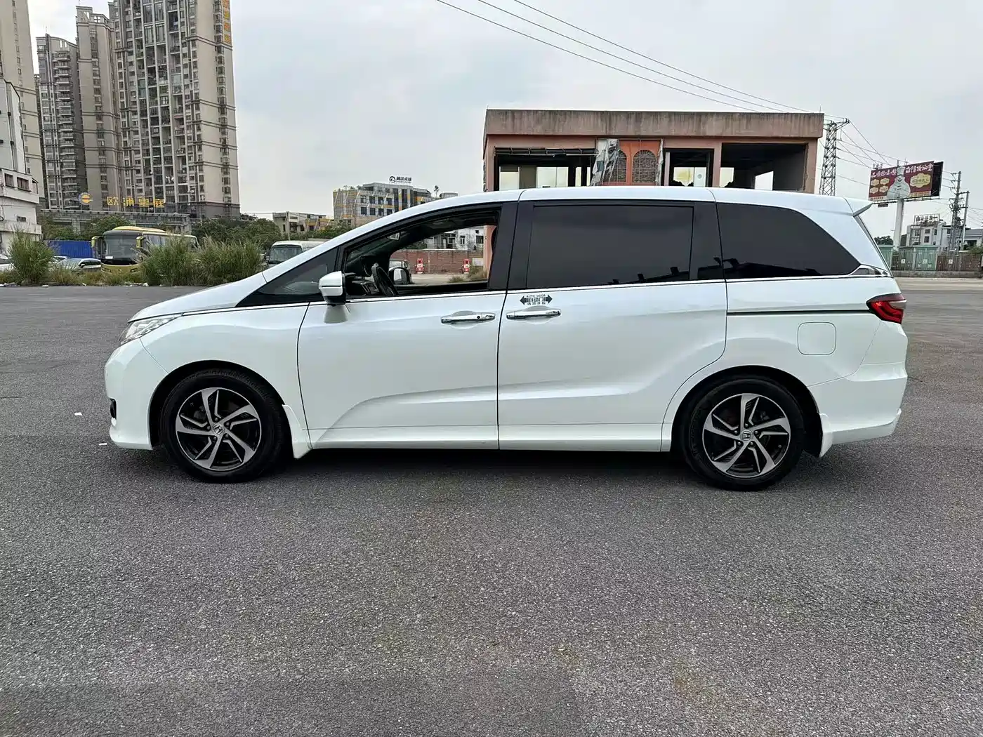 Photo 17 - Honda Odyssey
