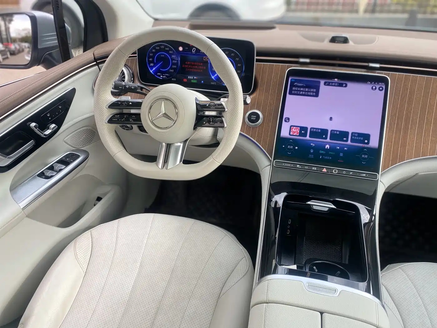 MERCEDES-BENZ EQE SUV