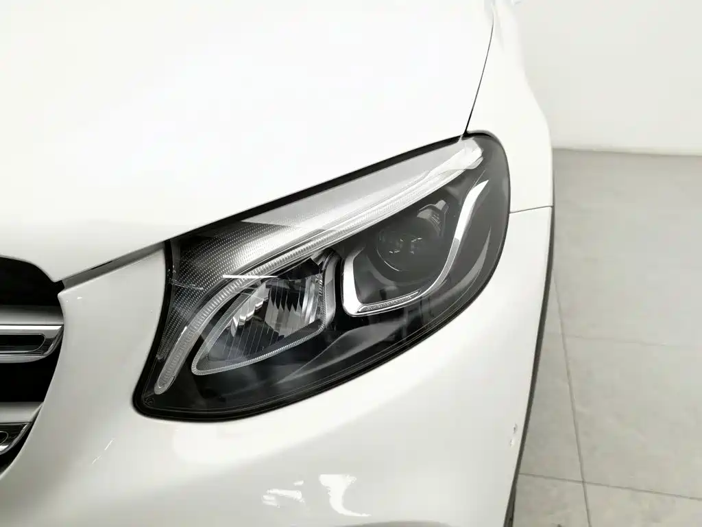 Фото 7 - Mercedes-Benz GLC