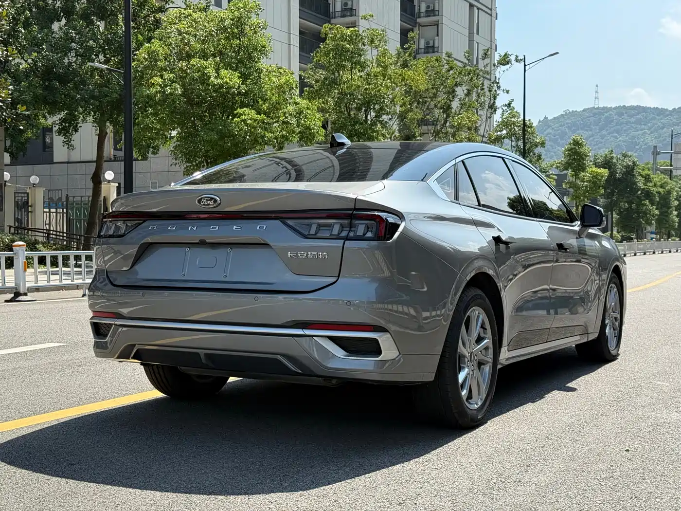 FORD MONDEO