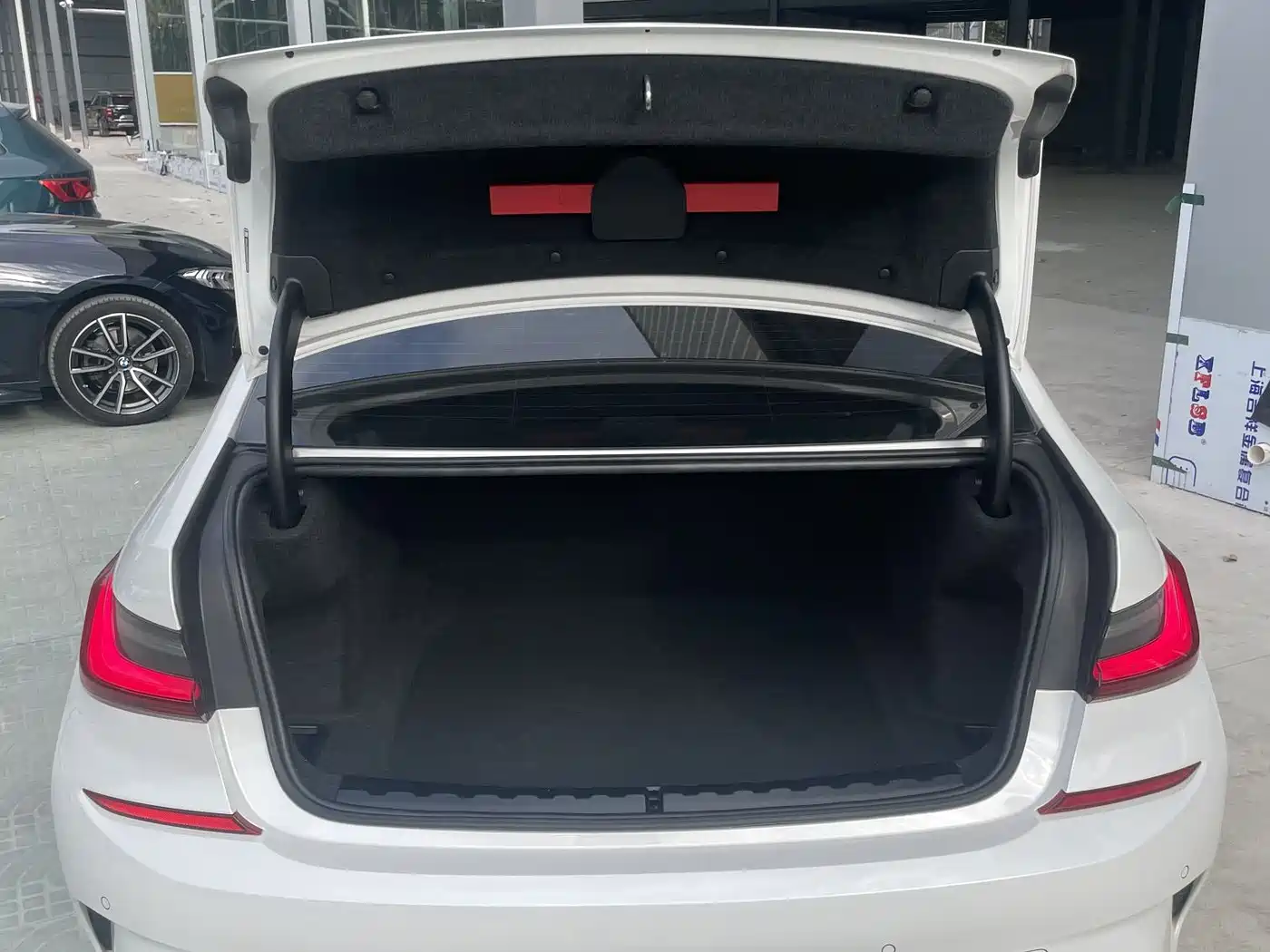 BMW 3 Series 2022 320Li M Sport Package фото 15
