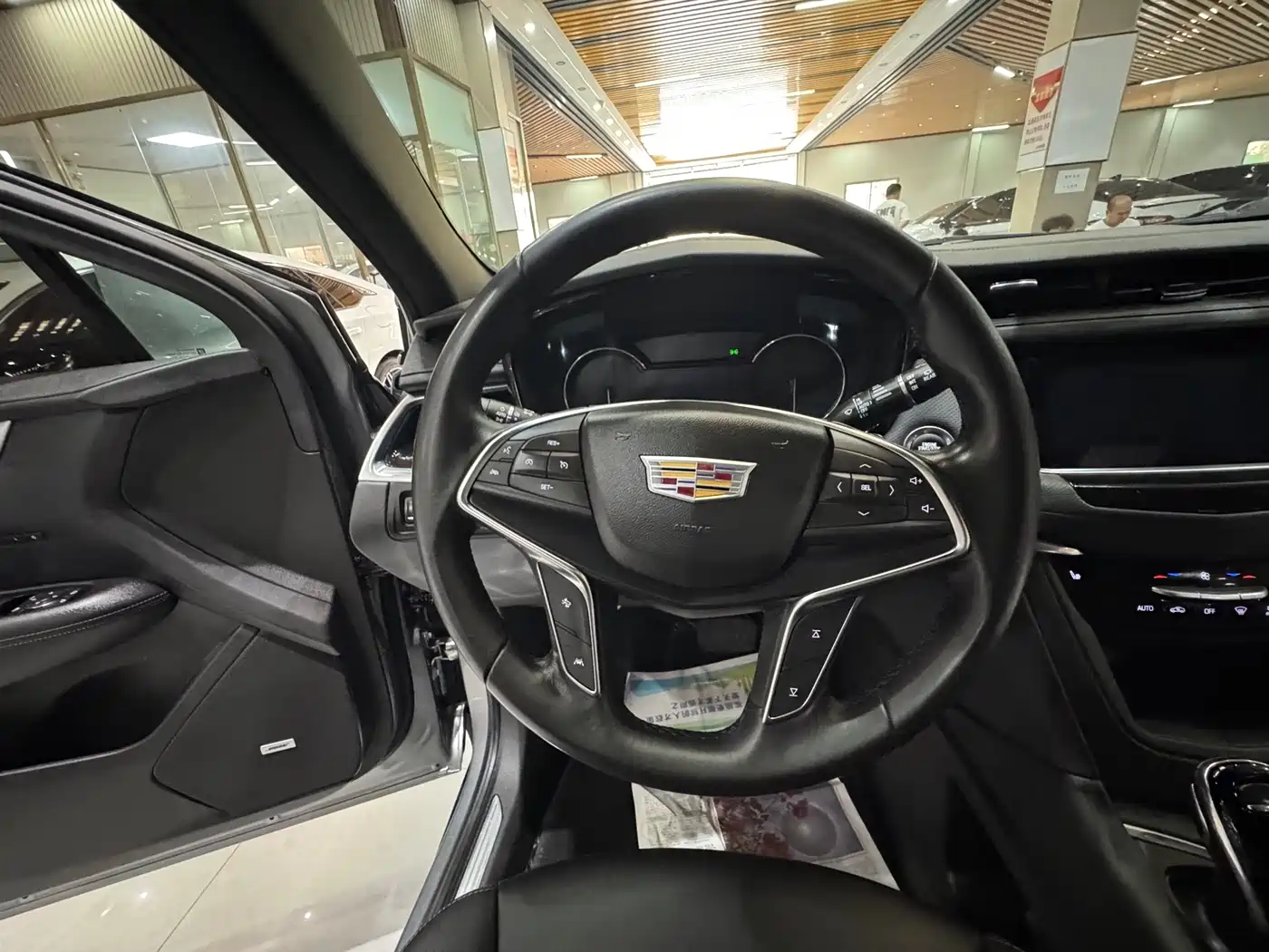 Cadillac XT5 2022 2.0T 2WD Luxury фото 11