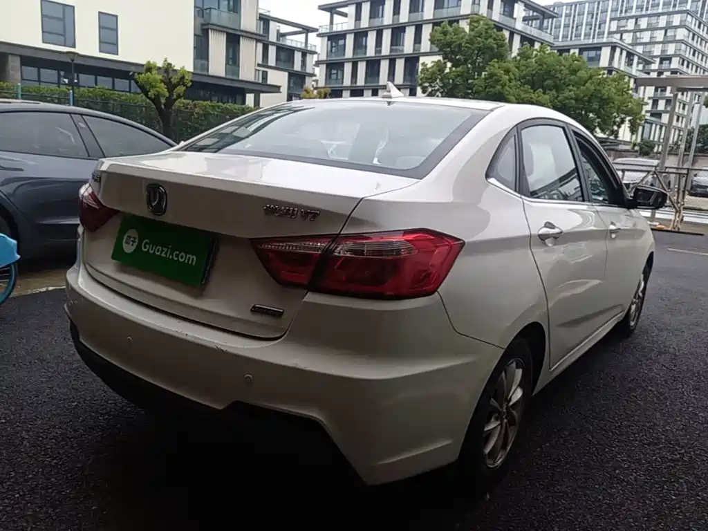 Changan Yuexiang V7 2016 2016 1.6L Auto Joy Version China V