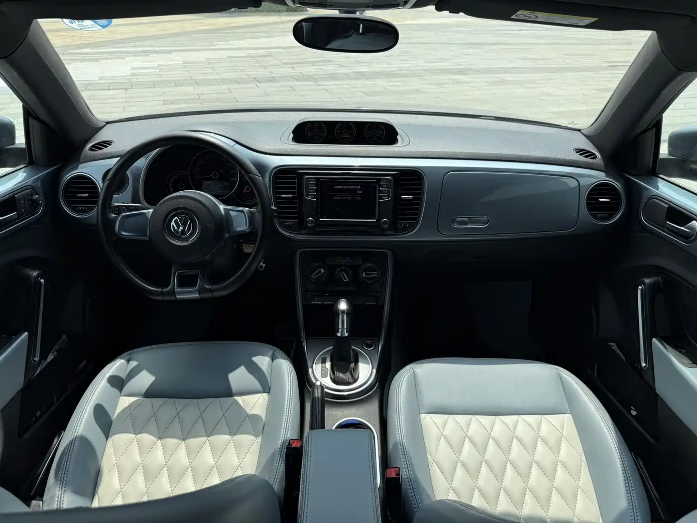 Volkswagen Beetle 2018 180TSI Easy Joy Edition фото 6