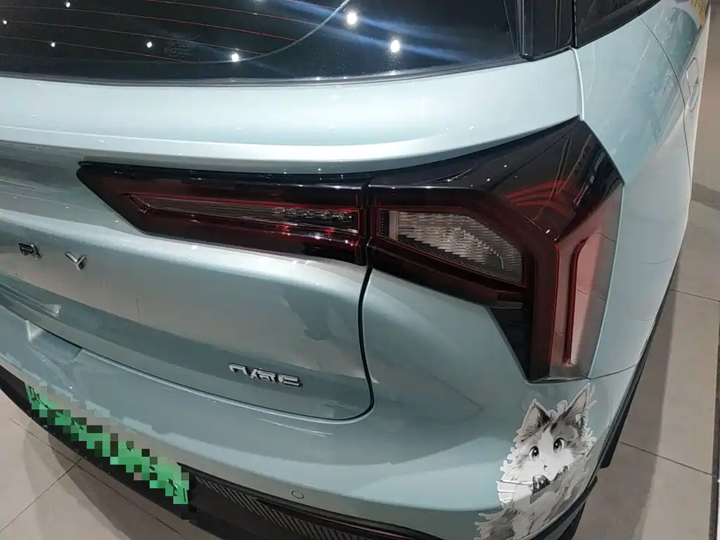 Фото 24 - Geely Geometry E Firefly