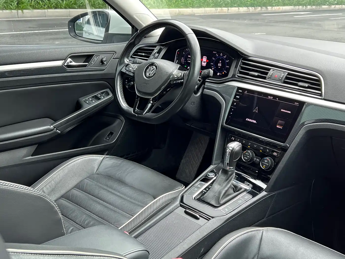 Volkswagen Lamando 2019 280TSI DSG Luxury Edition China V фото 8