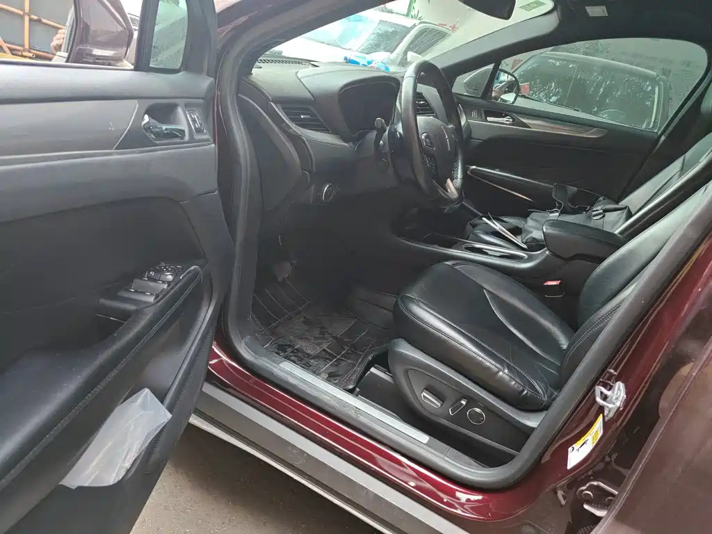 Фото 14 - Lincoln MKC