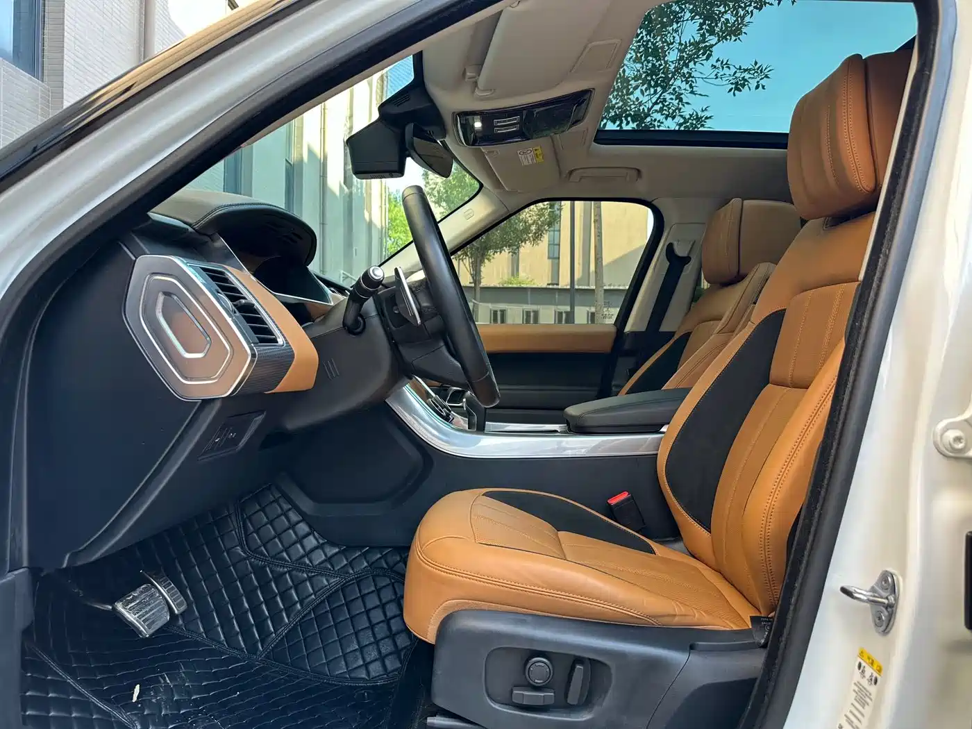 Land Rover Range Rover Sport 2022 3.0 L6 Gloss Black Edition фото 4