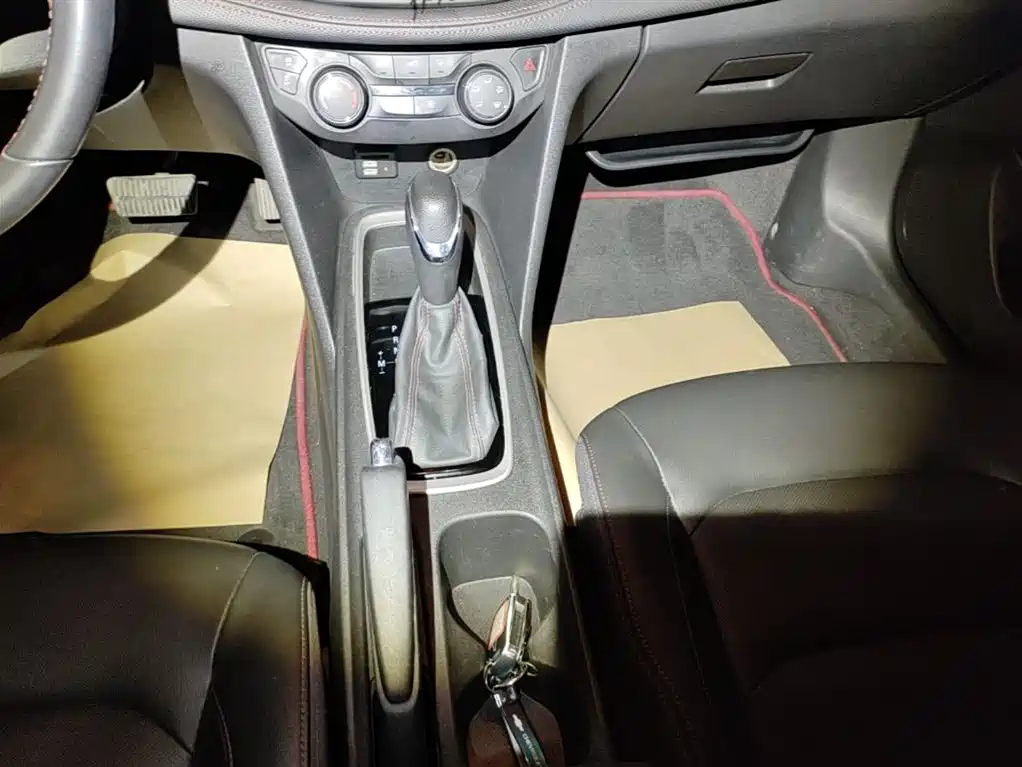Chevrolet Monza 2019 RS 330T Auto Smooth Edition China VI фото 14
