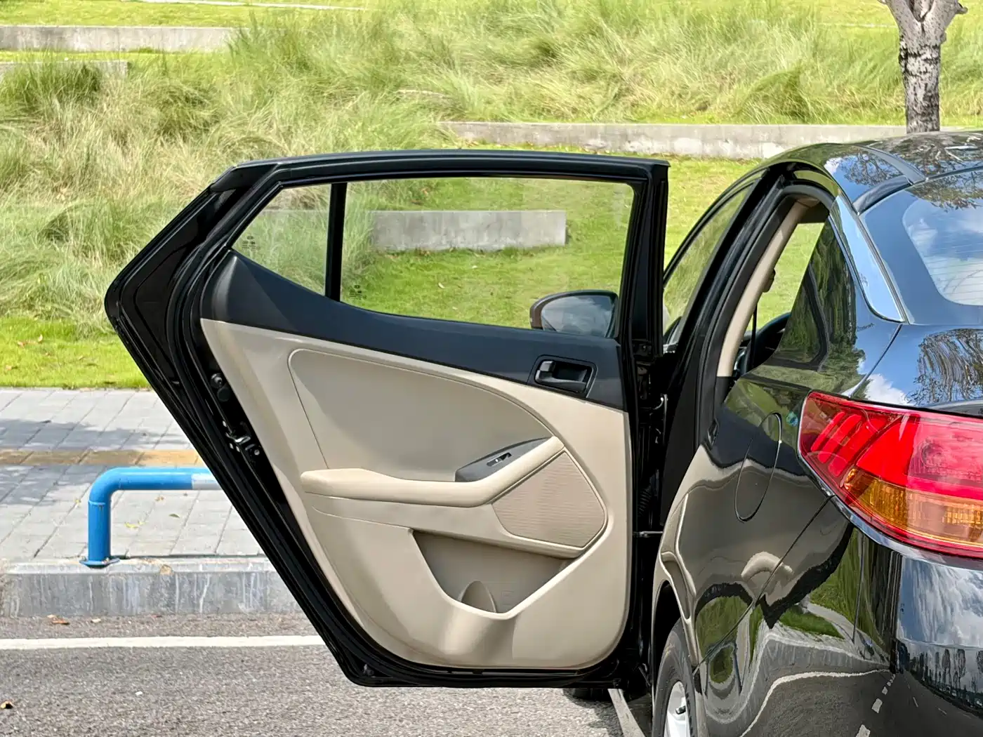 Photo 36 - Kia K5