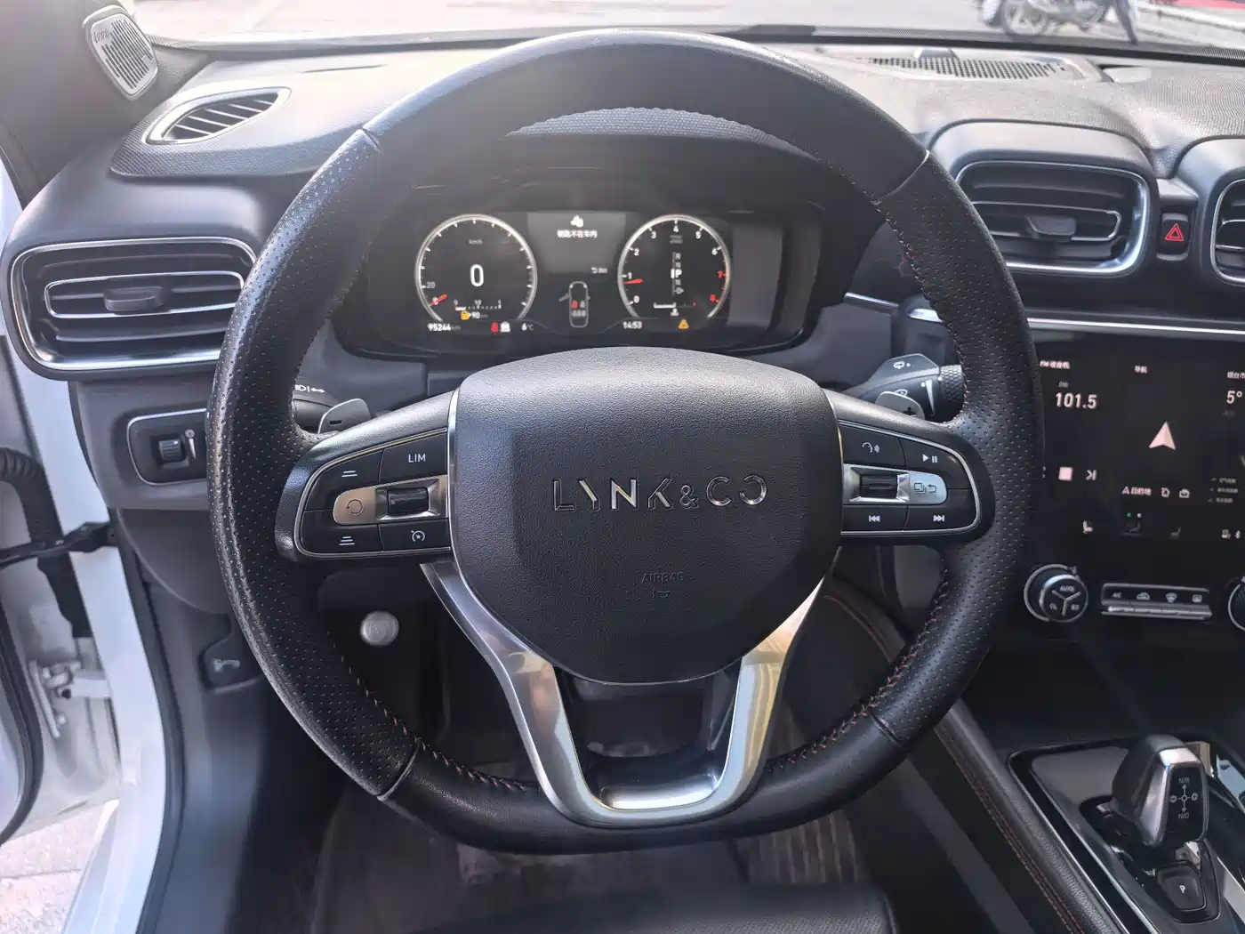 Lynk & Co 03 2019 2.0TD Auto Power Pro Version фото 12