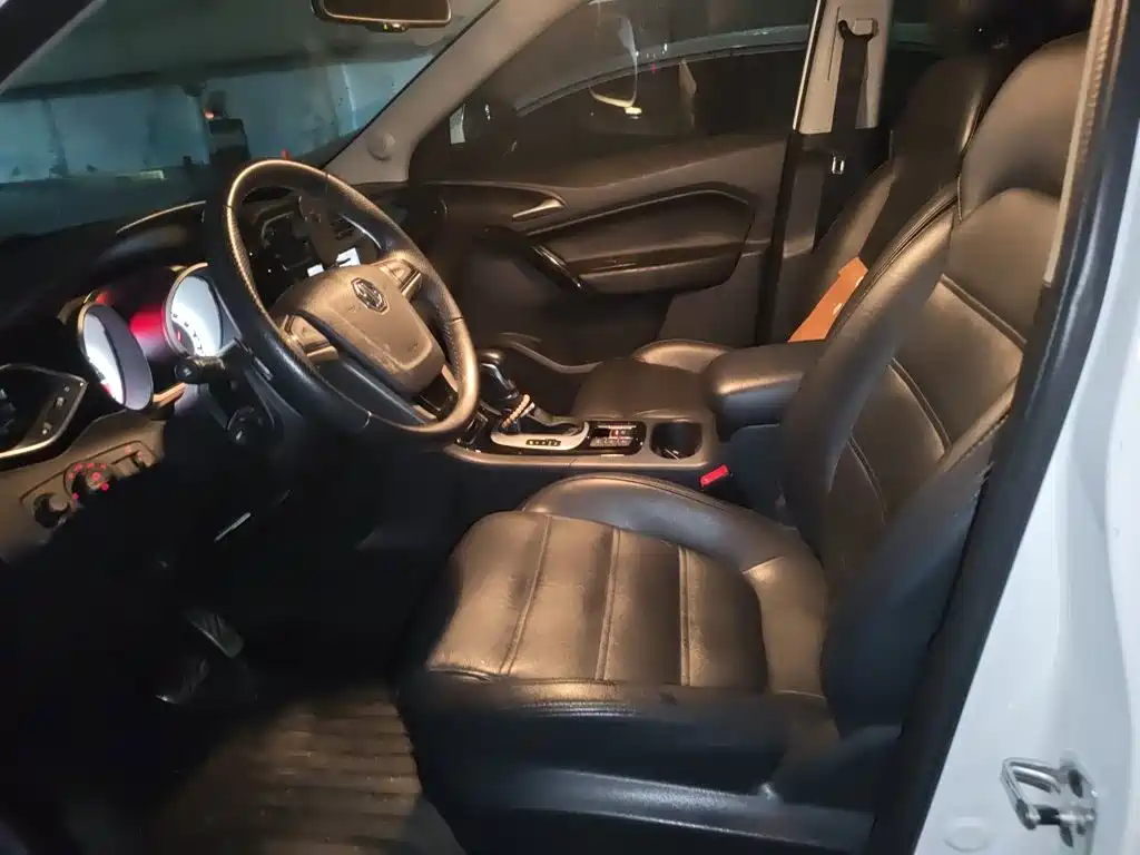 MG Roewe RX5 2017 2015 2.0TGI TST 4WD Flagship Edition