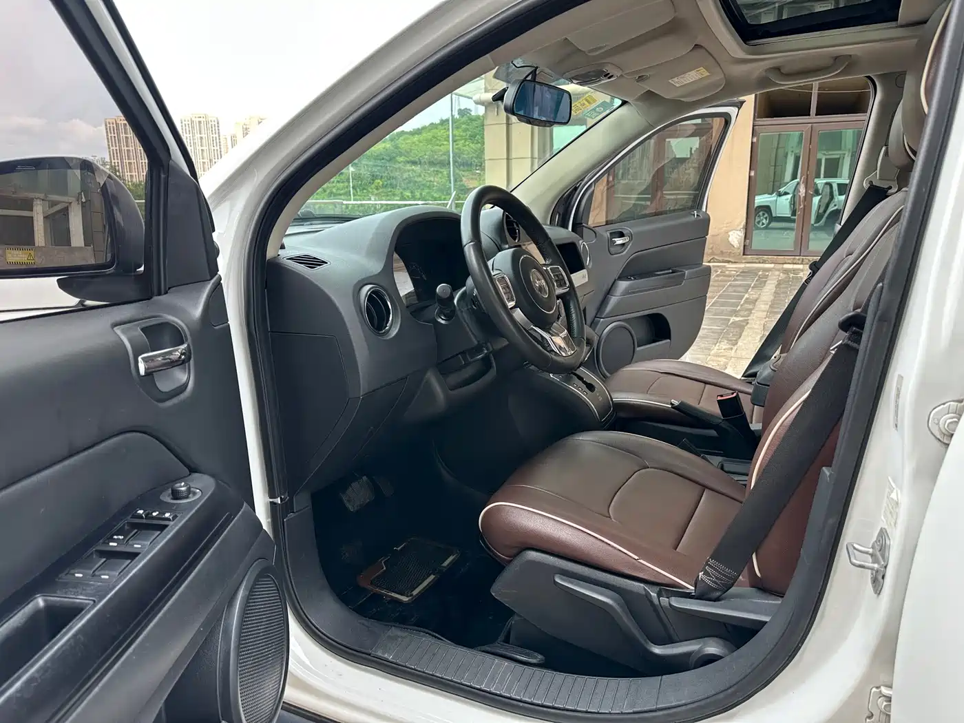 Jeep Compass (Import) 2015 2015 2.0L 2WD Sport