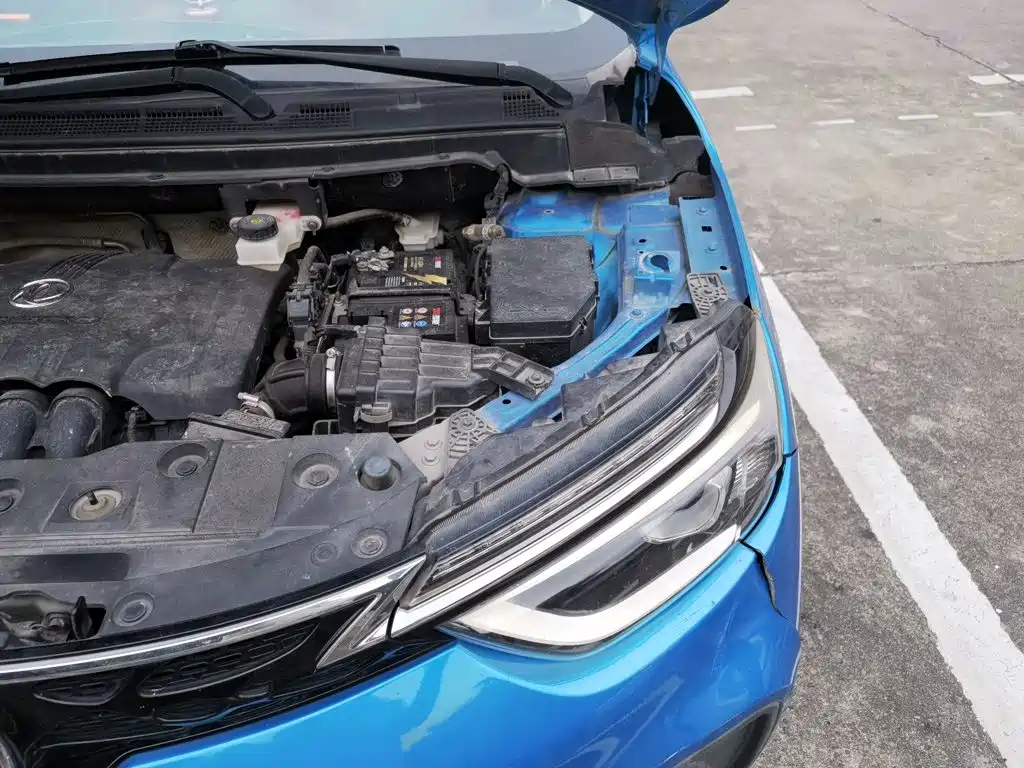 Dongfeng Aeolus Dongfeng Fengshen AX4 2019 2017 1.6L DCT Trendy