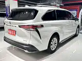 Фото 9 - Toyota Granvia
