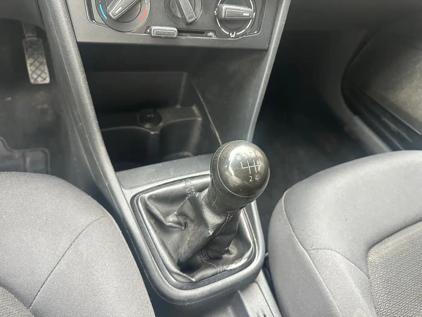 Volkswagen Santana 2015 1.6L Manual Trend Edition фото 11