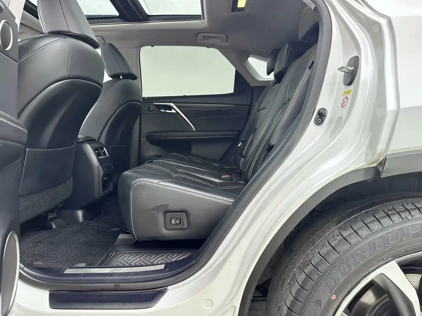 Фото 7 - Lexus RX