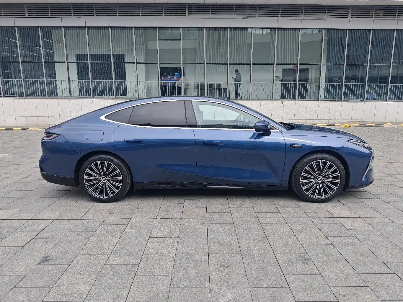 Geely Galaxy Galaxy Xingyao 8 2025 130km EM-P Starship Edition фото 7