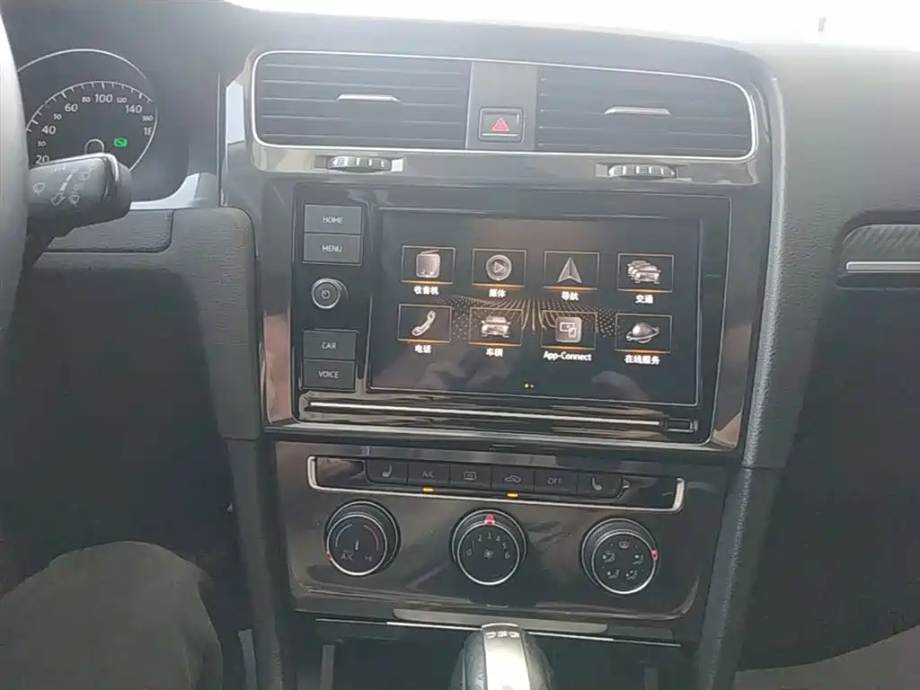 Volkswagen Golf 2019 280TSI DSG Luxury (China V) фото 13