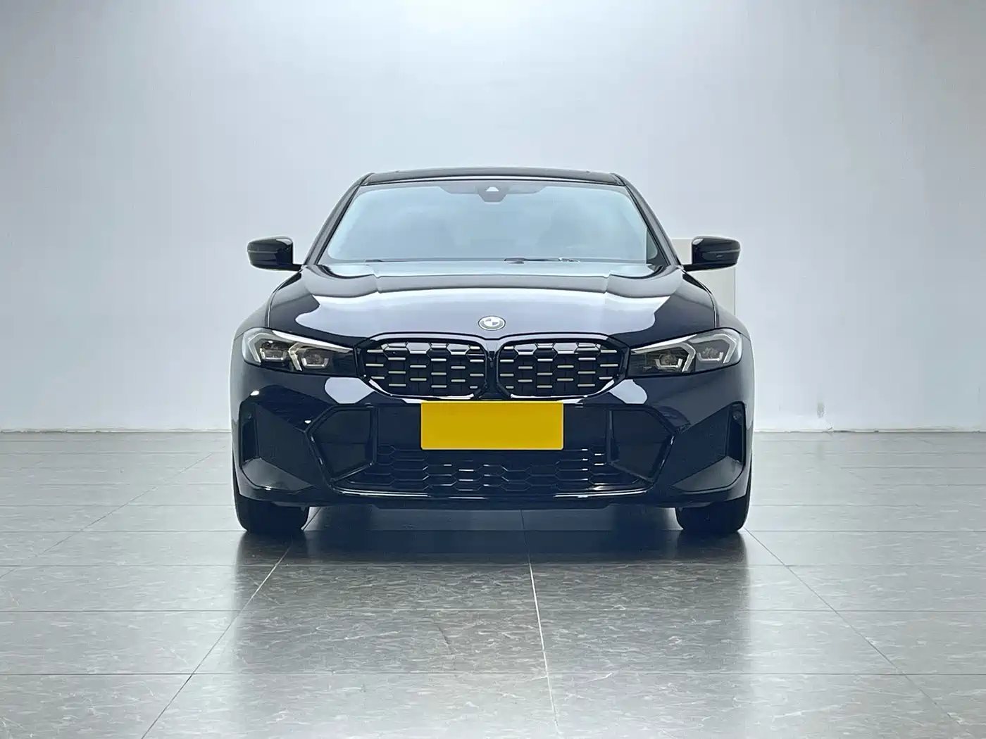 BMW 3 Series 2023 325Li M Sport Black Night Package фото 2