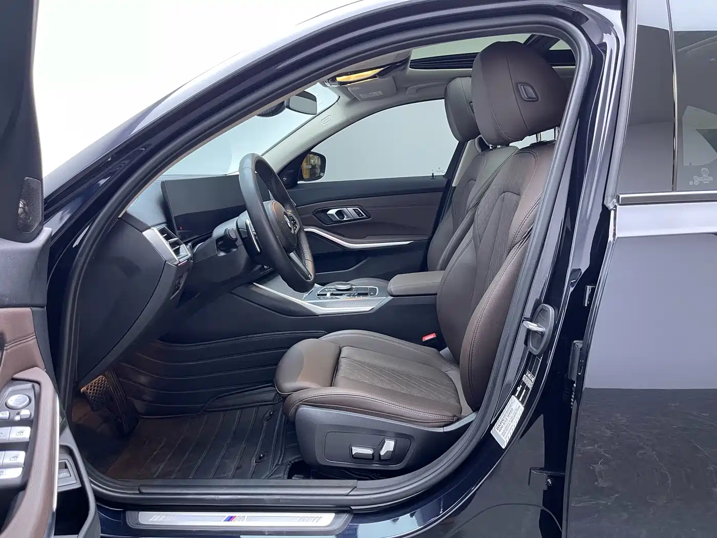 BMW 3 Series 2023 325Li M Sport Black Night Package фото 9