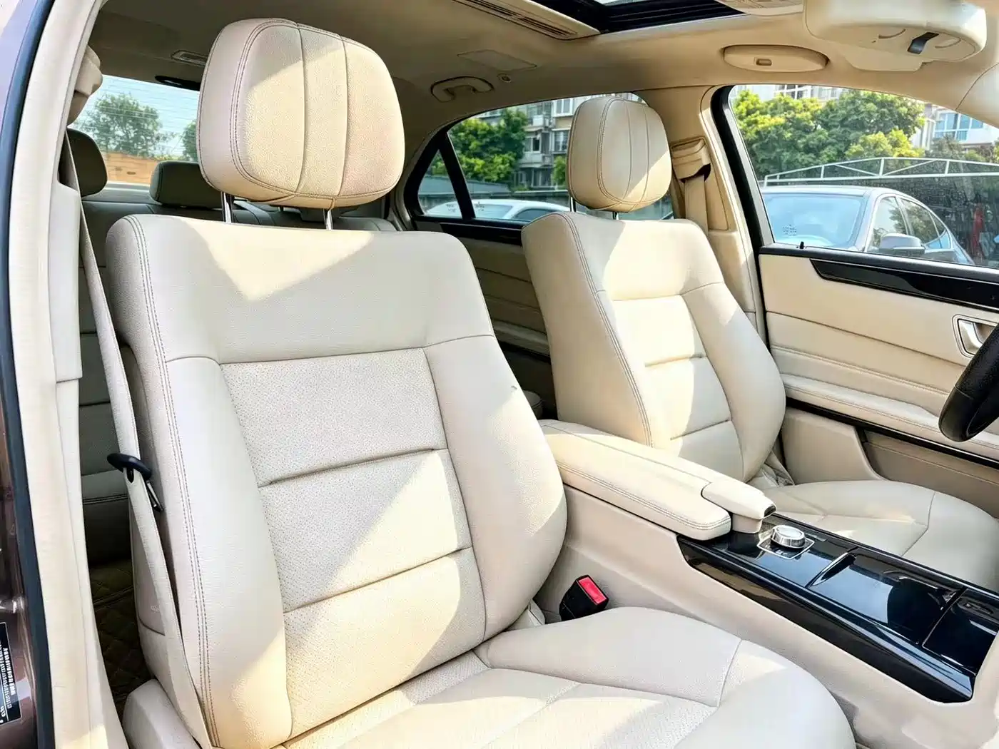 Mercedes-Benz E-Class 2014 E 260 L Sport фото 17