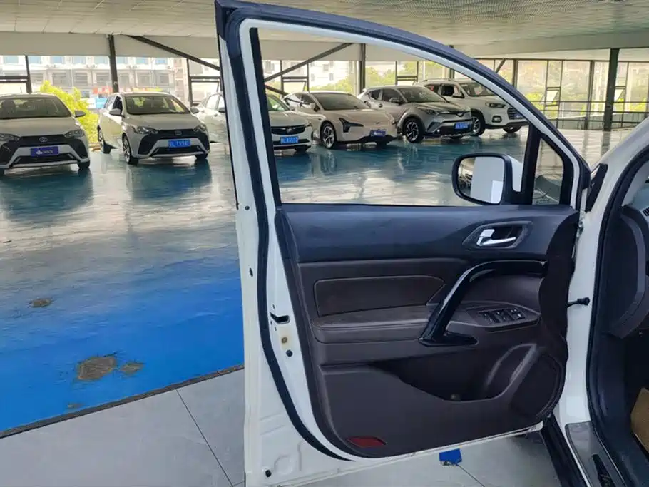 GAC Trumpchi Trumpchi GS4 2017 200T G-DCT 2WD Elite фото 7