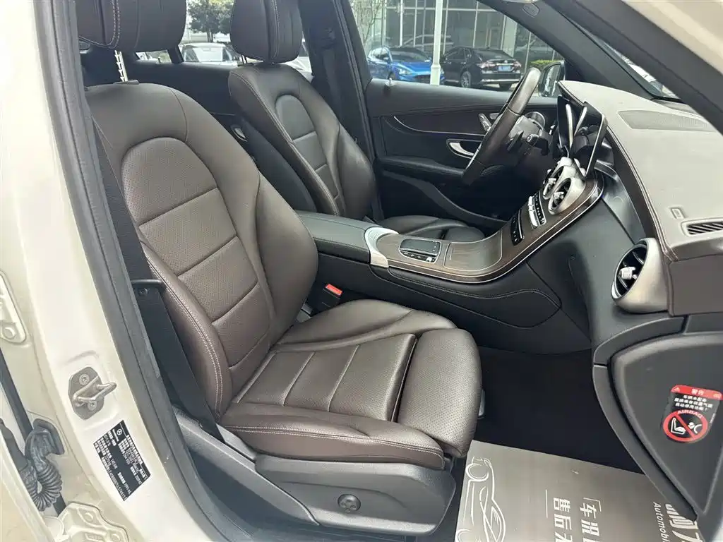 Mercedes-Benz GLC 2020 Facelift GLC 260 L 4MATIC Luxury фото 6
