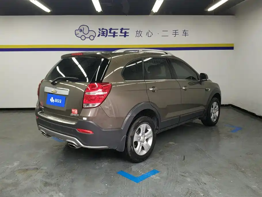 Chevrolet Captiva 2015 2.4L 2WD Urban Edition 7-seater фото 3