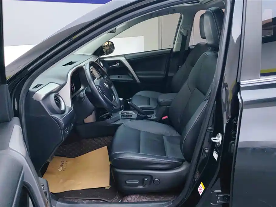 Toyota RAV4 Rongfang 2016 2.0L CVT 2WD Smart (China V) фото 9