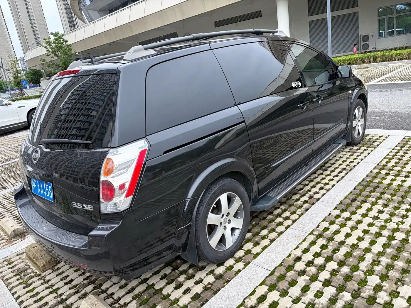 Photo 4 - Nissan Quest