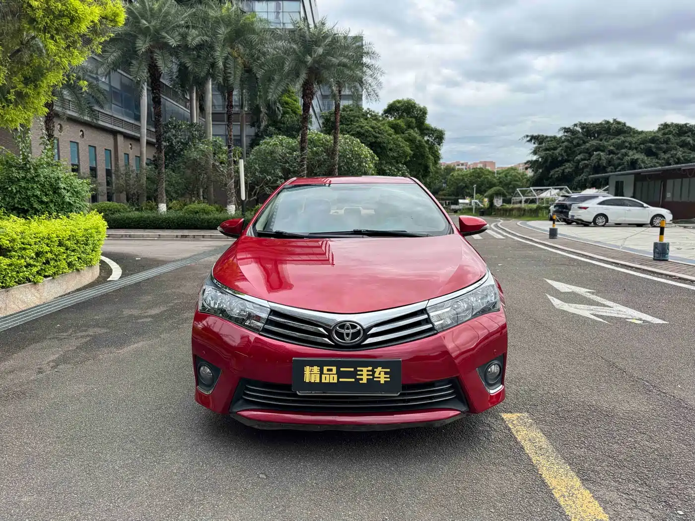 Toyota Corolla 2014 1.6L CVT GL-i фото 2